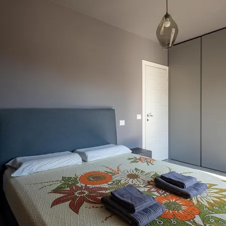 Casamarga Urban Chic With Balcony, Private Parking, Panoramic View Balcony, 2 Klm From Cinque Terre Station, Walking Distance To Waterfront Apartment