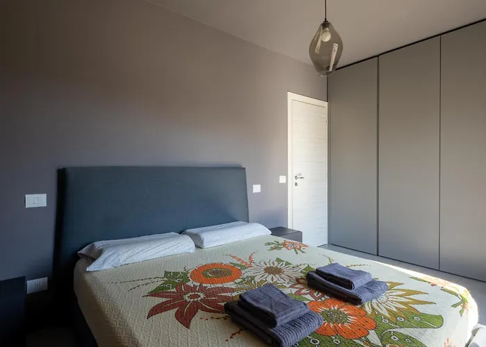 Design With Parking And View From The Balcony 2 Klm Station To 5 Terre And Walking Distance To The Waterfront Apartmán