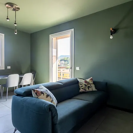 Design With Parking And View From The Balcony 2 Klm Station To 5 Terre And Walking Distance To The Waterfront 公寓 *
