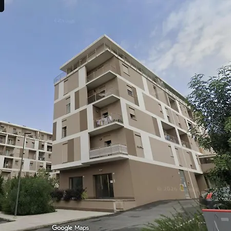 Casamarga Urban Chic With Balcony, Private Parking, Panoramic View Balcony, 2 Klm From Cinque Terre Station, Walking Distance To Waterfront * La Spezia