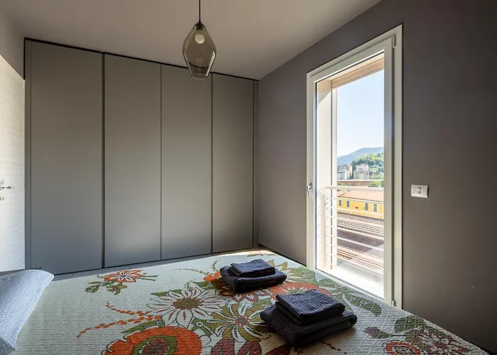 Design With Parking And View From The Balcony 2 Klm Station To 5 Terre And Walking Distance To The Waterfront La Spezia